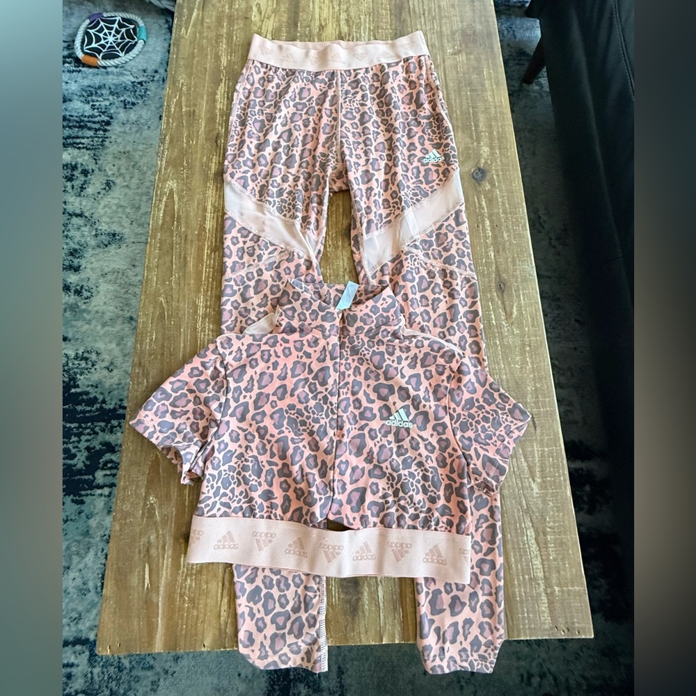 Adidas Hyperglam Blush Cheetah/Leopard crop top and leggings set - Picture 3 of 8